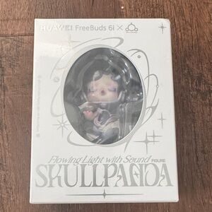 Huawei Skullpanda Flowing Light Figure – White and Silver Packaging